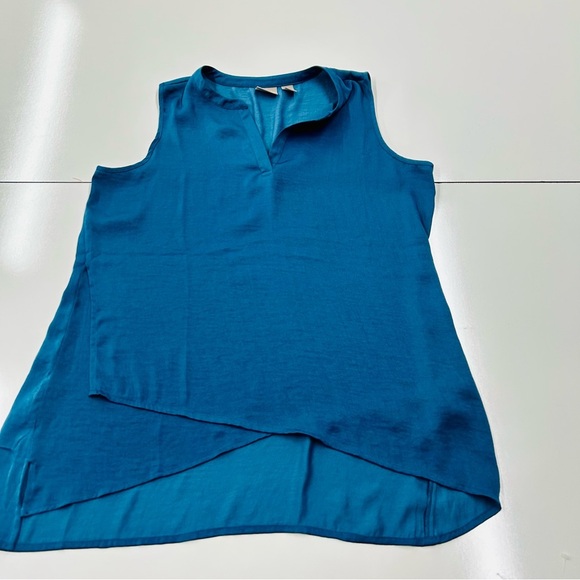 Chico's Blue Sleeveless Asymmetrical Polo Blouse Size M/8 - Picture 1 of 3